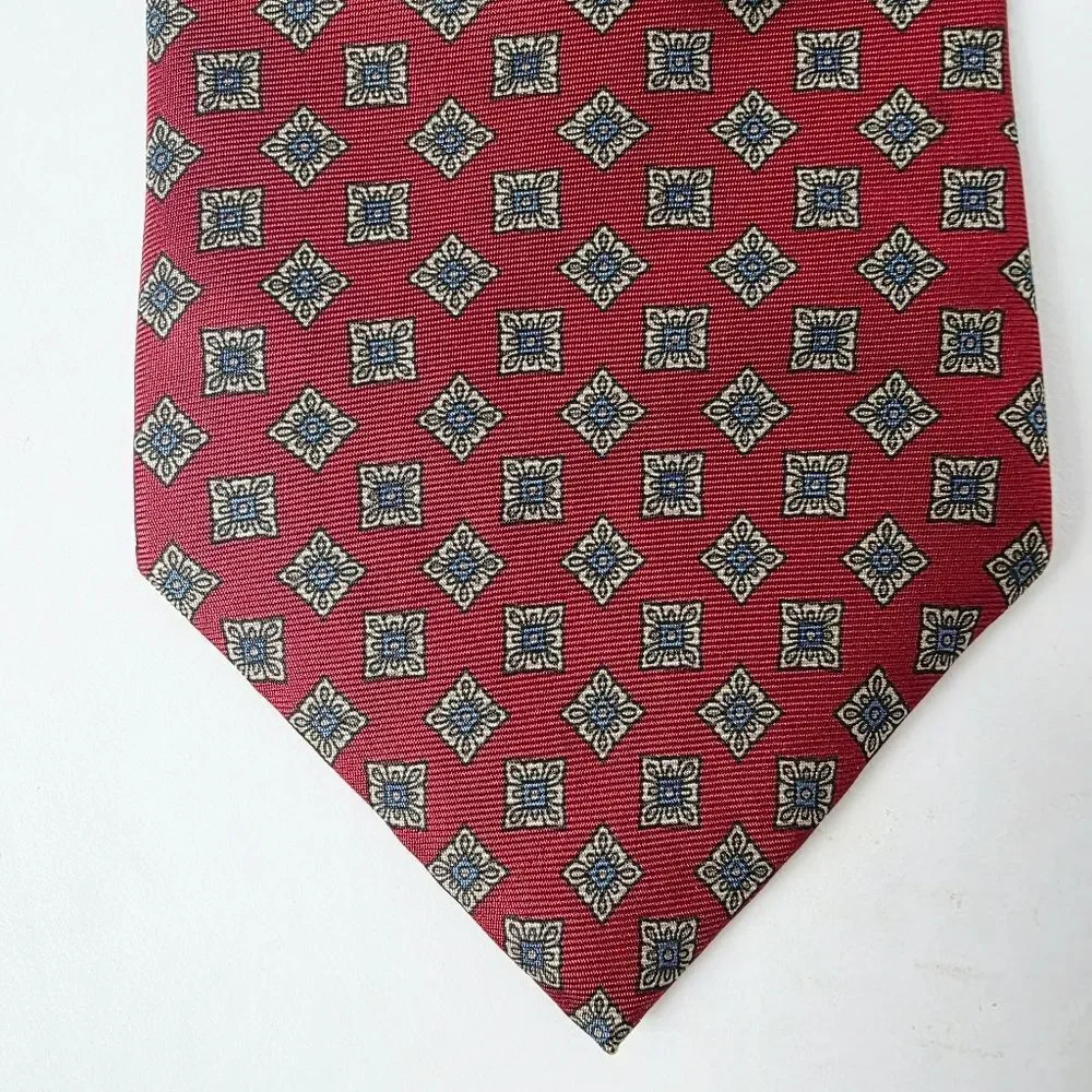 Oscar de la Renta Couture Collection Vintage Silk Tie Red Medallion New